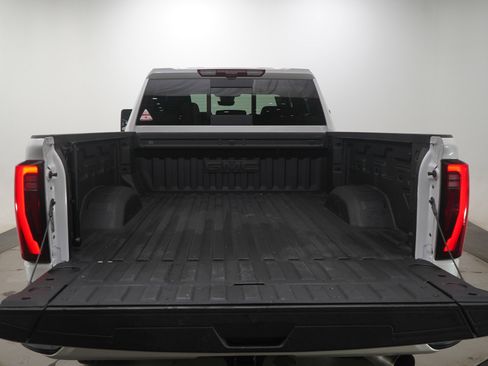 Used 2025 GMC Sierra 2500 Denali w/ Denali Reserve Package image 11