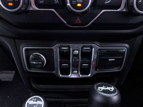 Used 2018 Jeep Wrangler Unlimited Sport S AWD/4WD image 20