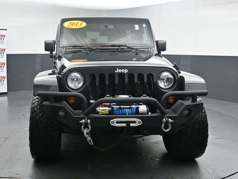 Used 2013 Jeep Wrangler Unlimited Sahara w/ Connectivity Group AWD/4WD image 3