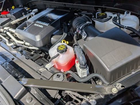 Used 2025 Chevrolet Silverado 1500 ZR2 AWD/4WD image 25