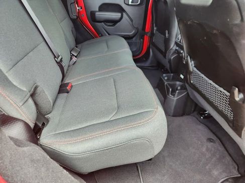 Used 2025 Jeep Wrangler Unlimited Rubicon AWD/4WD image 29
