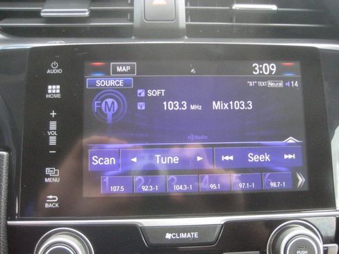 Used 2017 Honda Civic Touring image 23