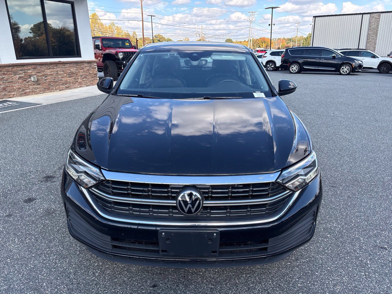 Used 2023 Volkswagen Jetta SE w/ Panoramic Sunroof Package FWD image 12
