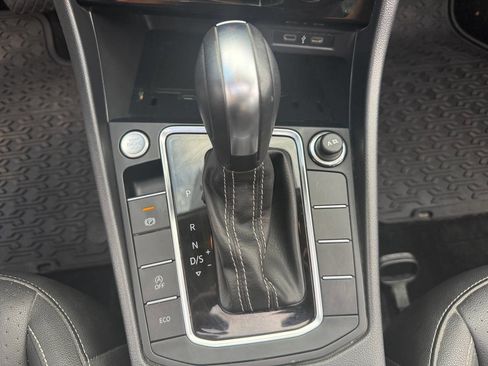 Used 2021 Volkswagen Jetta SE FWD image 21