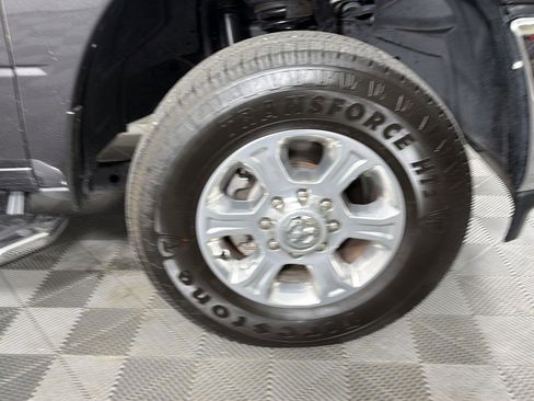 Used 2025 RAM 2500 Big Horn AWD/4WD image 15