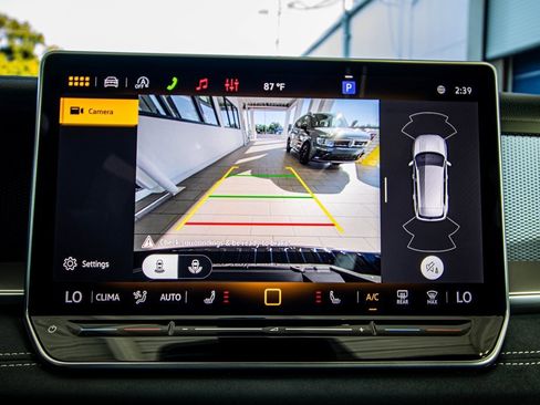 New 2026 Volkswagen Tiguan SE R-Line image 5