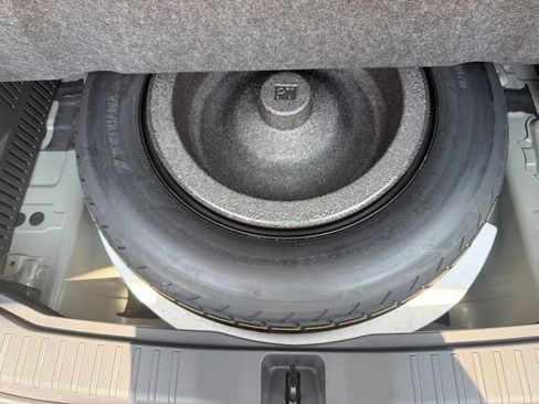 Used 2026 Toyota RAV4 XSE AWD/4WD image 37