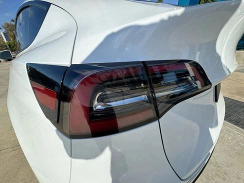 Used 2023 Tesla Model Y Long Range AWD/4WD image 38