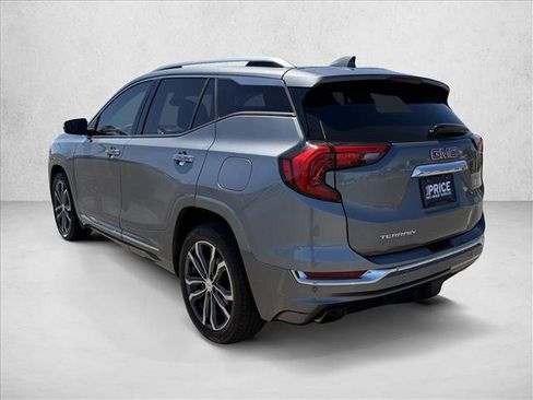 Used 2020 GMC Terrain Denali w/ Denali Premium Package FWD image 8