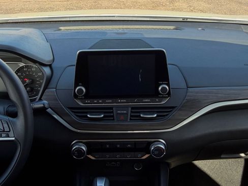 Used 2025 Nissan Altima 2.5 SV image 20