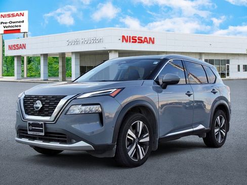 Used 2022 Nissan Rogue Platinum w/ Head-Up Display Package image 2