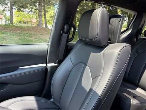 New 2026 Chrysler Pacifica Select image 24