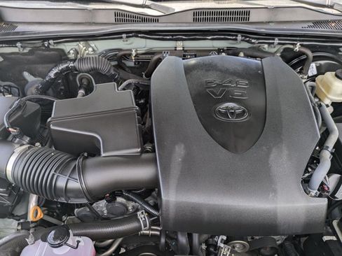 Used 2022 Toyota Tacoma TRD Sport w/ Technology Package RWD image 20
