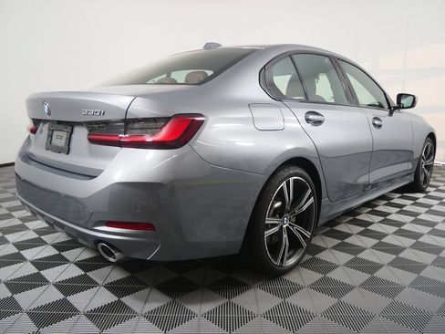 Used 2023 BMW 330i Sedan w/ Convenience Package RWD image 3