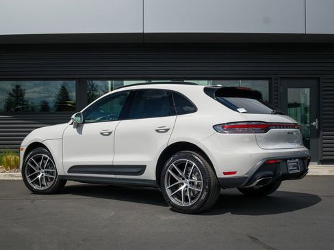 Used 2025 Porsche Macan AWD/4WD image 3