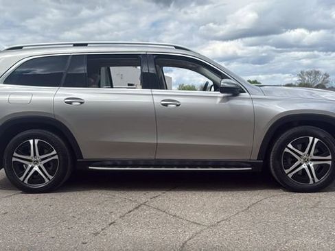 Used 2023 Mercedes-Benz GLS 450 4MATIC image 3