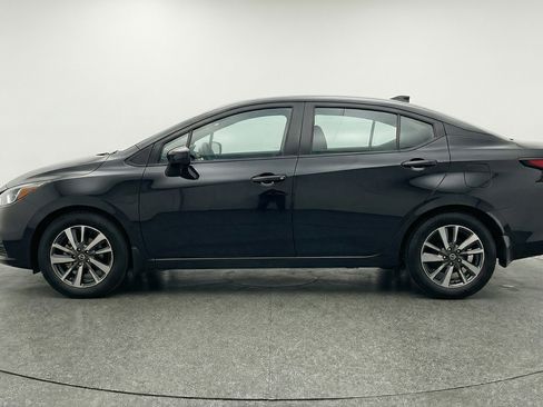 Used 2025 Nissan Versa SV image 5