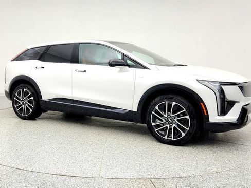 Used 2025 Cadillac Optiq Sport 2 w/ LPO, Floor Liner Package image 3