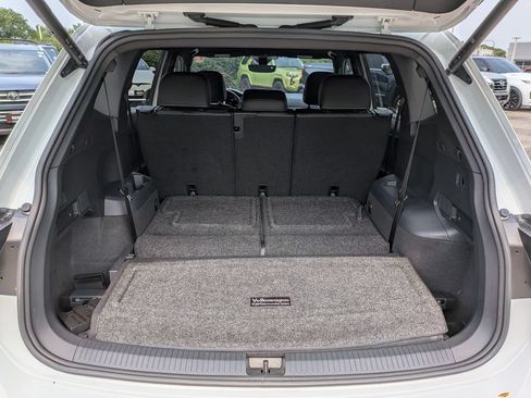Used 2022 Volkswagen Tiguan SE R-Line FWD image 29