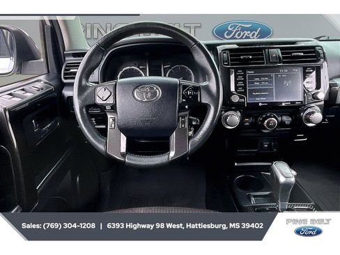 Used 2020 Toyota 4Runner TRD Off-Road AWD/4WD image 5