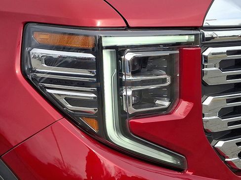 Used 2024 GMC Sierra 1500 Denali w/ Technology Package image 9