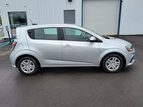 Used 2020 Chevrolet Sonic LT FWD image 2