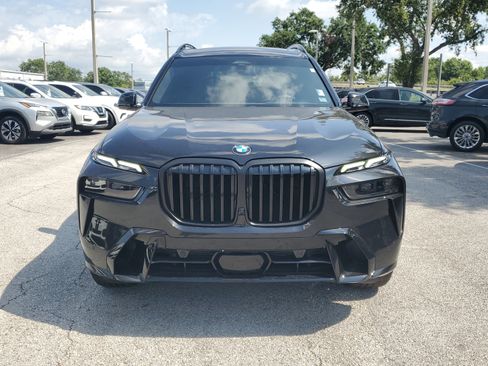 Used 2025 BMW X7 xDrive40i w/ M Sport Package image 2