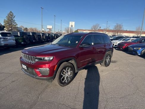 Used 2023 Jeep Grand Cherokee Limited w/ Trailer Tow Prep Group (B) image 3