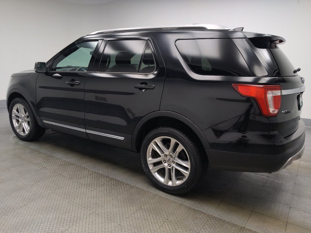 Used 2017 Ford Explorer XLT w/ Equipment Group 202A AWD/4WD image 3