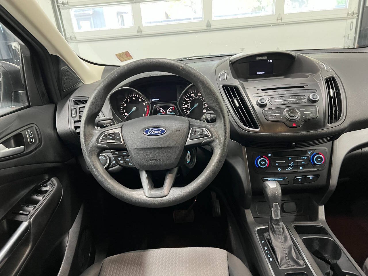 Used 2017 Ford Escape SE FWD image 8