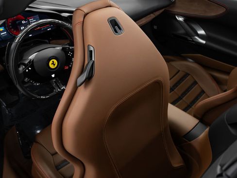 Used 2023 Ferrari SF90 Spider image 48