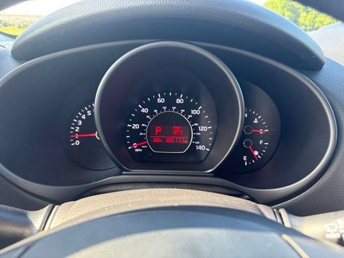 Used 2019 Kia Soul FWD image 28