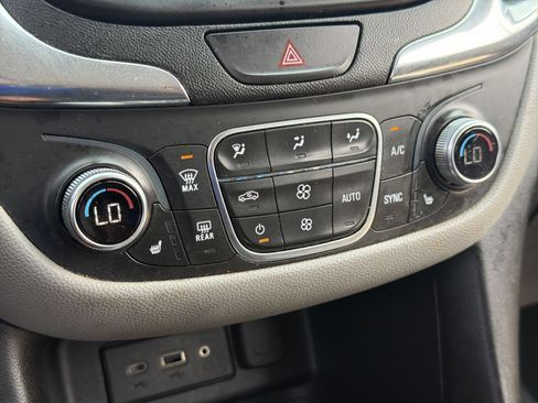 Used 2019 Chevrolet Equinox LT w/ Driver Convenience Package FWD image 26