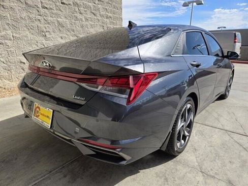 Used 2022 Hyundai Elantra Limited w/ Cargo Package image 5
