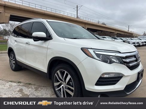Used 2018 Honda Pilot Touring image 1