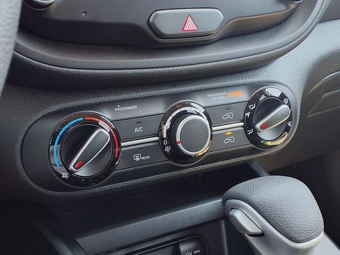 Used 2023 Kia Soul LX FWD image 10