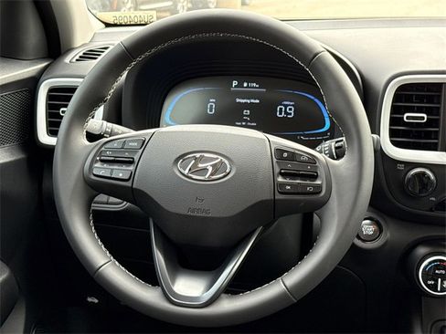 New 2025 Hyundai Venue Limited image 11