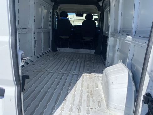 Used 2025 RAM ProMaster 2500 w/ Convenience Group FWD image 8