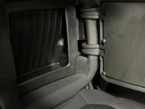 Certified 2021 Chevrolet Silverado 1500 LT w/ Convenience Package II image 20