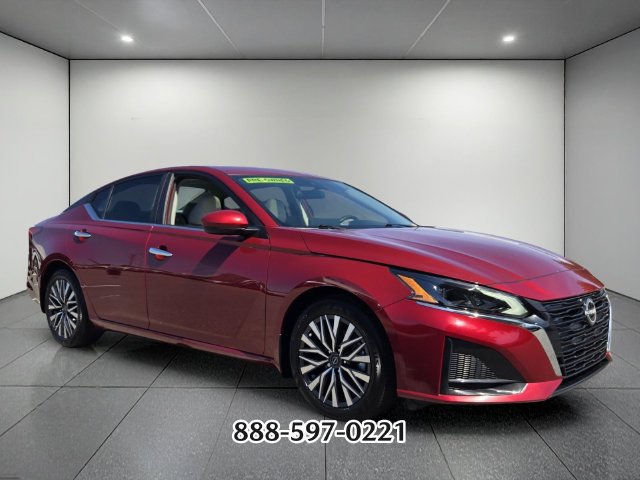 Used 2024 Nissan Altima 2.5 SV w/ SV Premium Package FWD image 7