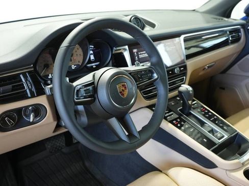 New 2026 Porsche Macan AWD/4WD image 4