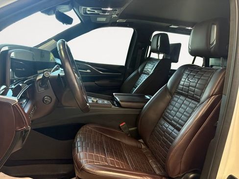Certified 2023 Cadillac Escalade ESV Sport Platinum AWD/4WD image 7