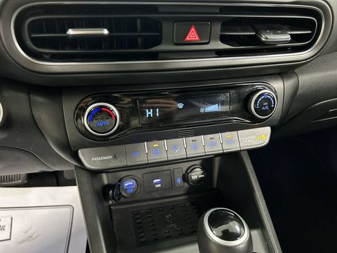Used 2023 Hyundai Kona Limited AWD/4WD image 17