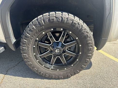 Used 2019 GMC Sierra 1500 SLT w/ SLT Premium Package AWD/4WD image 33