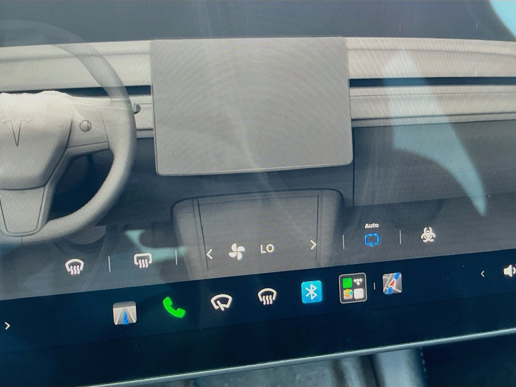 Used 2024 Tesla Model Y Long Range AWD/4WD image 15