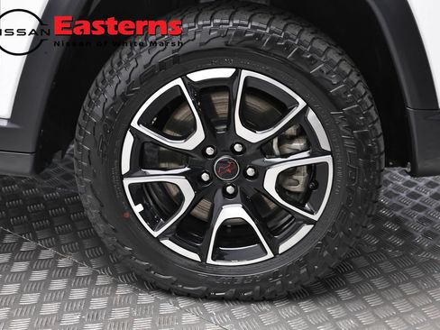 Used 2025 Jeep Compass Trailhawk w/ Trailer Tow Group AWD/4WD image 30