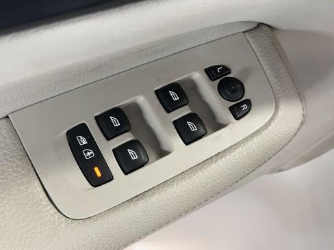 Used 2019 Volvo S60 T5 Momentum image 12