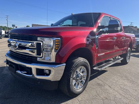 Used 2019 Ford F250 XLT w/ XLT Premium Package AWD/4WD image 2