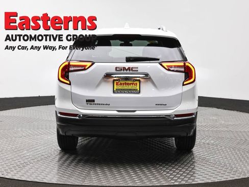Used 2024 GMC Terrain SLT image 6
