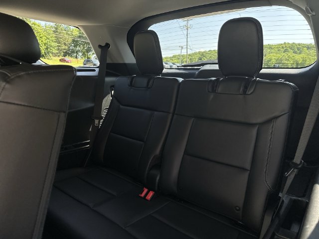 Used 2023 Ford Explorer XLT AWD/4WD image 32